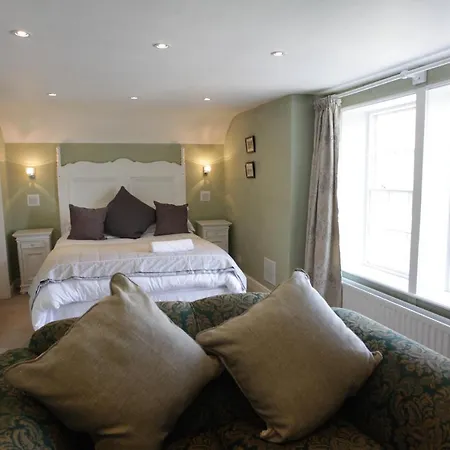 Thistlebank Townhouse 4*