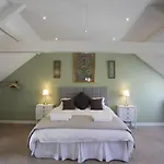 Thistlebank Townhouse 4*