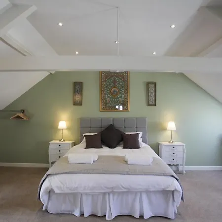 Thistlebank Townhouse 4*