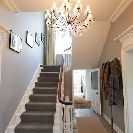 Guest house Thistlebank Townhouse