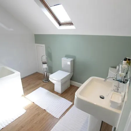 Thistlebank Townhouse 4*