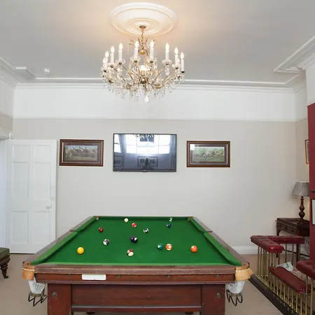 Thistlebank Townhouse 4*