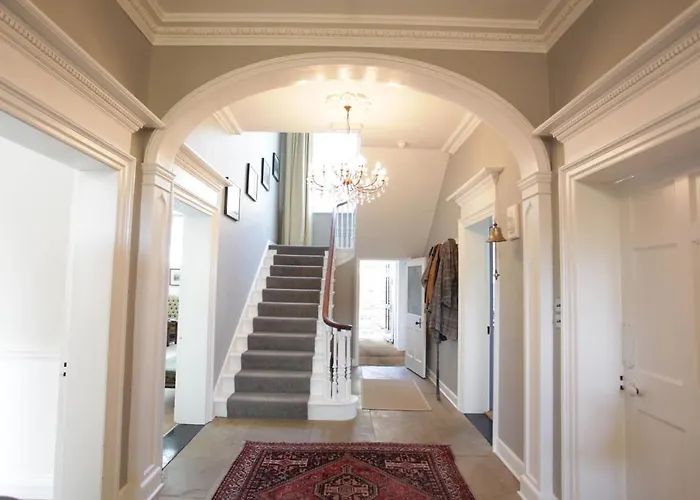 Thistlebank Townhouse 4*