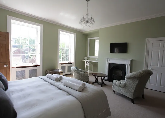 Thistlebank Townhouse بيت ضيافة ويتبي