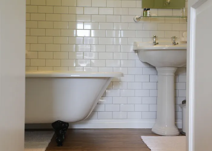 Thistlebank Townhouse 4*