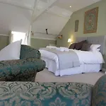 招待所 Thistlebank Townhouse 4*