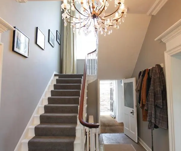 Guest house Thistlebank Townhouse