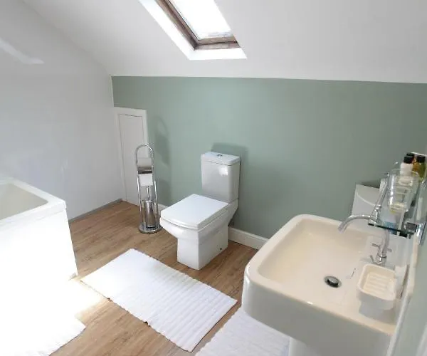 Thistlebank Townhouse 4*